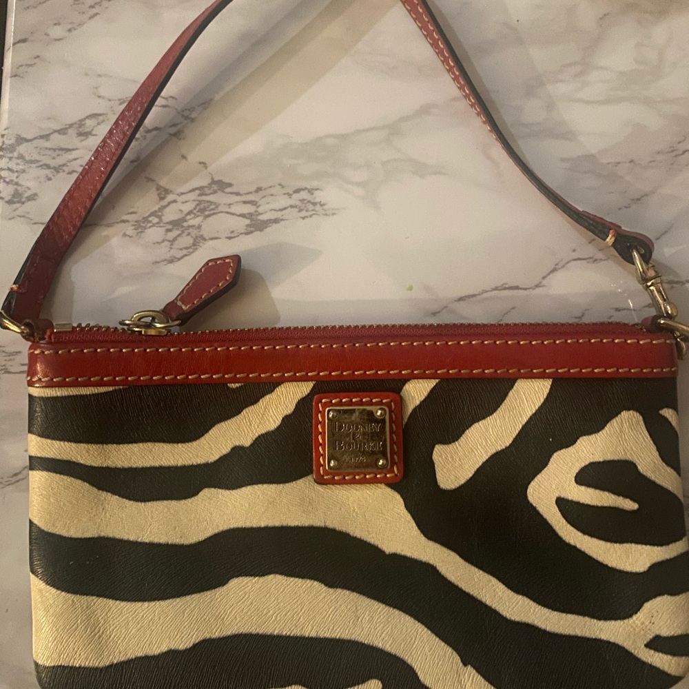 Dooney&bourke wristlet
